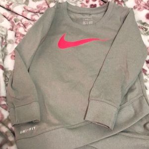 Nike dress, size 4t in good condition.